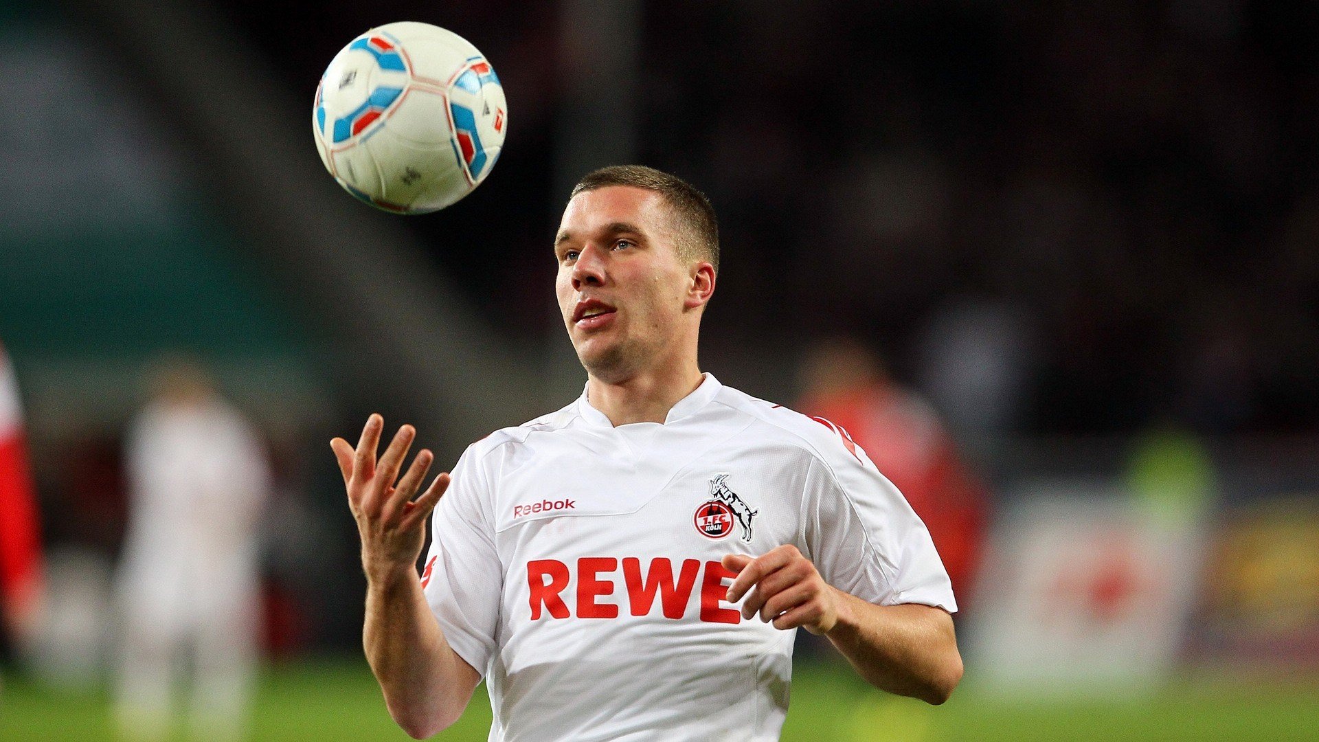 德国骑手拉里萨·保利斯在2024年巴黎奥运会盛装舞步比赛中以“Luna”马匹获得第七名，展现出色表现。